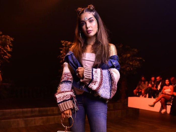 Model Jeans Buat Cewek Berpaha Besar DUBAI, UNITED ARAB EMIRATES - OCTOBER 31: A model walks the runway at the Roni Helou and Hazem Kais show during the FFWD October Edition 2019 at the Dubai Design District on October 31, 2019 in Dubai, United Arab Emirates. (Photo by Stuart C. Wilson/Getty Images for FFWD)