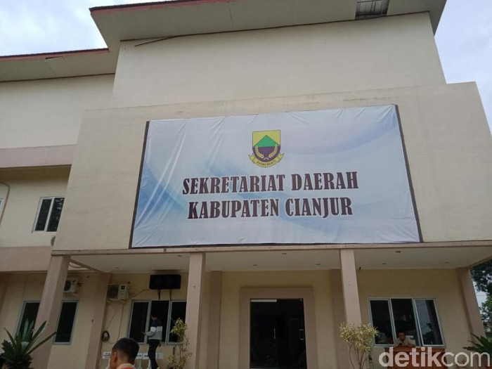 Kantor Setda Cianjur sementara berdekatan dengan TPAS