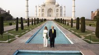 Begini sesi foto Presiden Amerika Serikat Donald Trump dan sang istri Melania Trump di Taj Mahal, India.