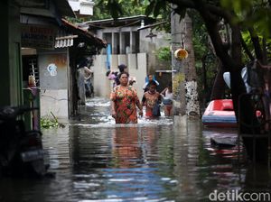 Perhatian! Ini Tips Biar Tak Tersengat Listrik saat Banjir