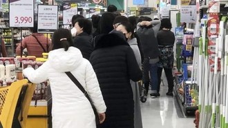 Plafon Supermarket Tiba-tiba Ambruk, 38 Orang Jadi Korban