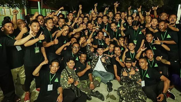 Gibran Dilantik Jadi Anggota Kehormatan Banser