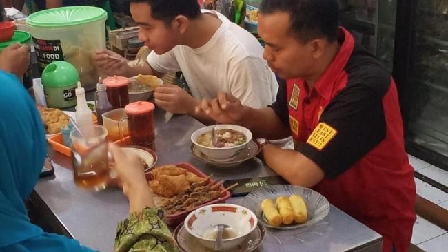 Doyan Soto, Gibran Rakabuming Sarapan Soto Gading hingga Triwindu