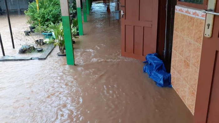 Penampakan banjir di SD Widoro Kulon Progo, Senin (24/2/2020)