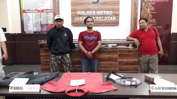 Acungkan Jempol, Ini Pelaku Pem-bully Pria Berkebutuhan Khusus di Jaksel