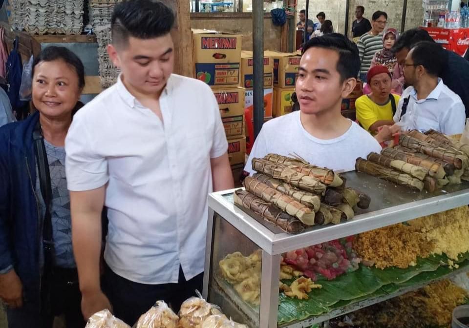 Gibran Rakabuming sarapan soto