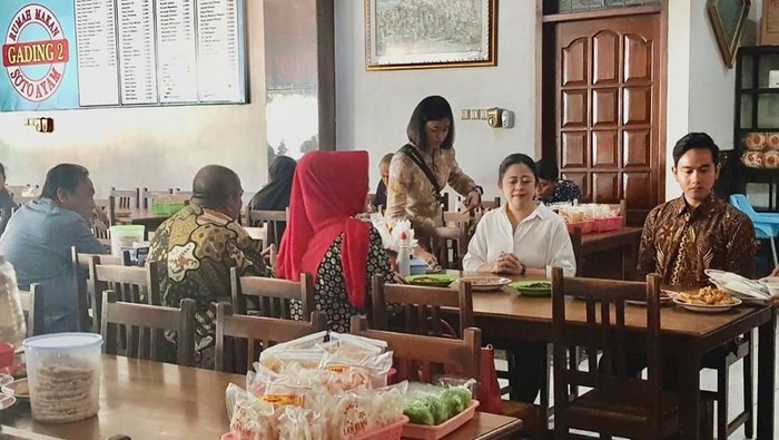 Gibran Rakabuming sarapan soto
