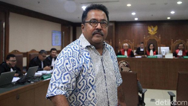 Mantan Wagub Banten, Rano Karno dicecar jaksa KPK soal fee proyek untuk pejabat di Banten. Atas fee proyek itu, Rano Karno mengatakan tidak pernah mendengar.