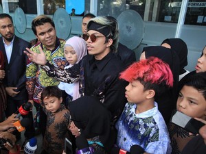 Ketika Terjebak Banjir, Gen Halilintar Teriak Minta Tolong ke Polisi