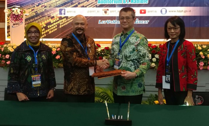 PT Chandra Asri bersinergi dengan Badan Pengkajian dan Penerapan Teknologi (BPPT). Kerja sama ini terkait pengembangan teknologi dan produk petrokimia.