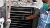 Deputi Pemberantasan BNN Irjen Arman Depari mengatakan hasil produksi pil napza itu diedarkan ke sejumlah daerah di pulau Jawa di antaranya Jawa Timur, Jawa Tengah, dan Kalimantan.