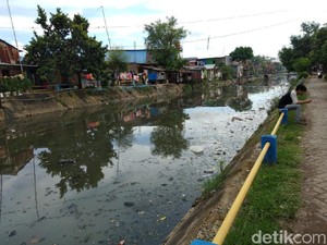 Penampakan Joroknya Kanal Jongaya yang Disebut Penyebab Losari Kotor