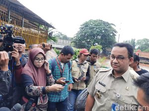 Jakarta Dikepung Banjir, Gubernur Anies: Kami Kerja Sejak Dini Hari