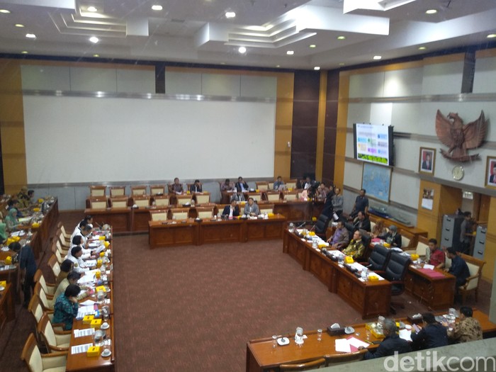 Kominfo rapat dengan Komisi I