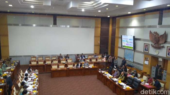 Kominfo rapat dengan Komisi I