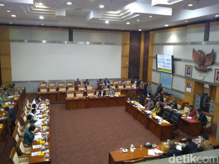 Kominfo rapat dengan Komisi I