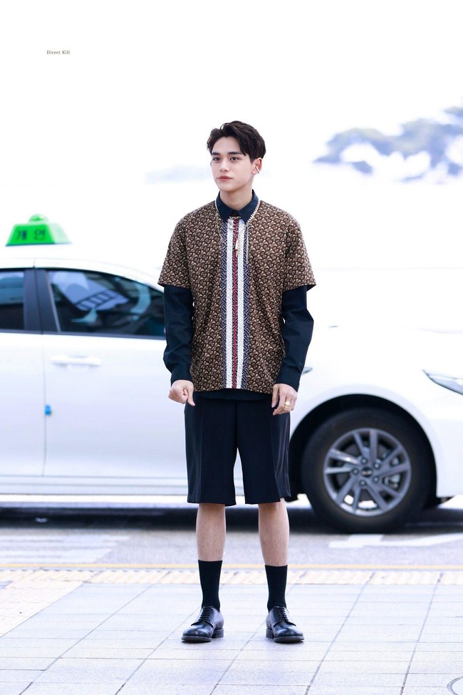 Lucas bukan hanya menjadi bintang di WayV, NCT, dan SuperM. Ia juga seorang bintang di kancah mode, setelah berjalan untuk beberapa merek Korea di Seoul Fashion Week. Di dunia internasional, ia menghadiri acara Burberry di China dan London. Di dunia fashion, Lucas dikenal karena perpaduan gayanya yang menarik antara streetwear dan tampilan preppy, kemampuannya untuk berani dan kecintaannya pada warna-warna bersahaja yang netral. Foto: dok. ist