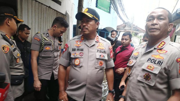 Kapolda Metro Jaya Irjen Nana Sudjana tinjau banjir di Benhil