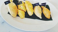 Aishah pernah mencoba banyak jenis durian sekaligus. Mulai dari Musang King, D24, sampai Tekka. Pasti semuanya nikmat! Foto: Instagram aishahjennifer