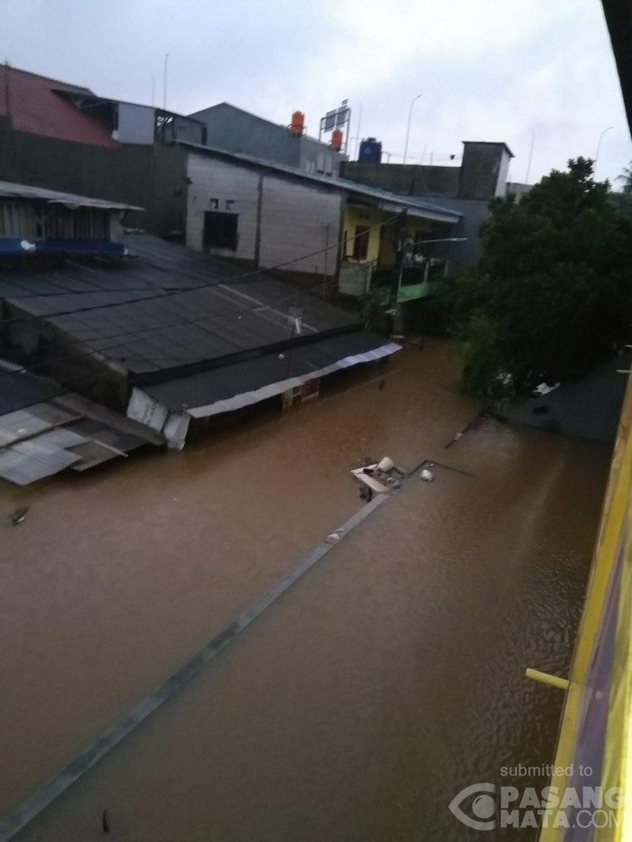 Banjir di Cipinang Melayu (Eka Malangi via Pasangmata)