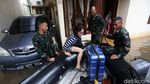 TNI Susuri Banjir untuk Evakuasi Warga Jatibening Permai Bekasi