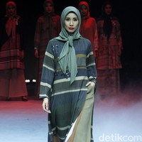 Koleksi terbaru KAMI bertajuk Cadiya di Muslim Fashion Festival 2020, Jakarta Convention Center, Jakarta, Sabtu [22/2/2020]. Foto: Mohammad Abduh/Wolipop