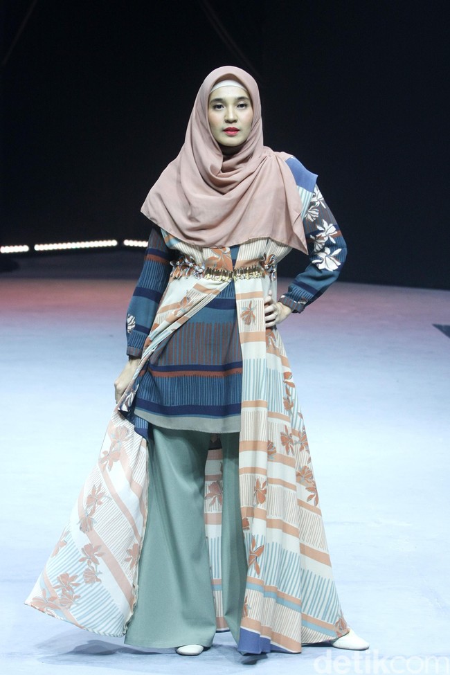 Koleksi terbaru KAMI bertajuk Cadiya di Muslim Fashion Festival 2020, Jakarta Convention Center, Jakarta, Sabtu [22/2/2020]. Foto: Mohammad Abduh/Wolipop