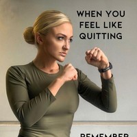 Namun jangan memandang miring atau sebelah mata. Brie memiliki kemampuan bela diri yang handal. Wanita asal Ohio, Amerika Serikat itu pemegang sabuk hitam yang bisa melawan musuh tanpa senjata.  Foto: dok. Instagram