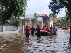Kompleks Polri Pondok Karya Terendam Banjir 60 Cm, Akses Terputus