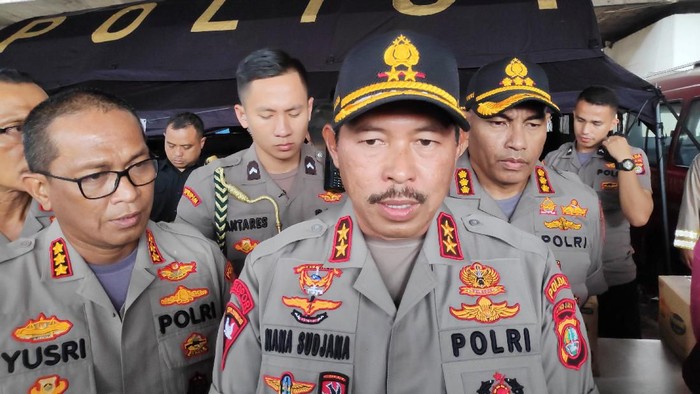 Kapolda Metro Jaya tinjau lokasi banjir di Jl Satria IV Jelambar, Jakbar