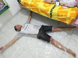 Meme Formula E di Tengah Banjir, Anies Disindir