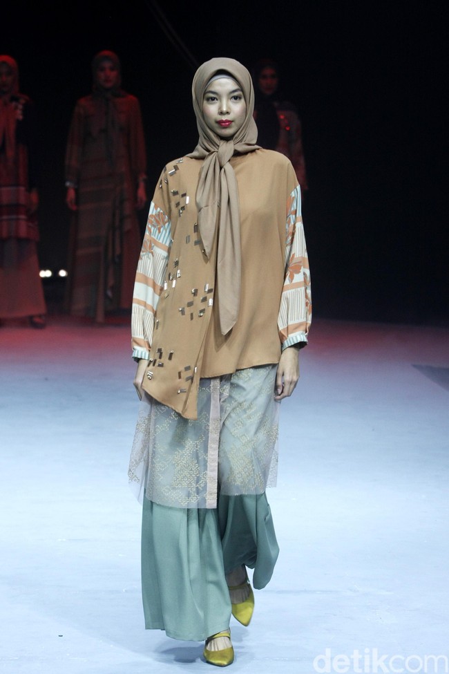 Koleksi terbaru KAMI bertajuk Cadiya di Muslim Fashion Festival 2020, Jakarta Convention Center, Jakarta, Sabtu [22/2/2020]. Foto: Mohammad Abduh/Wolipop