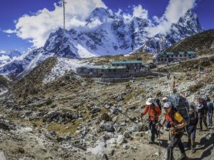 Base Camp Gunung Everest Akan Dipindah