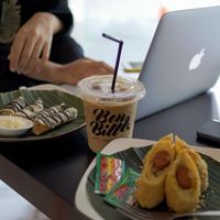5 Tempat Ngopi Enak di Mega Kuningan, Dijamin Bikin Seger!