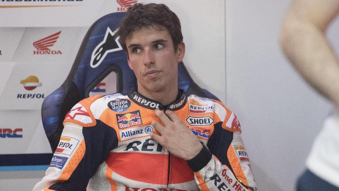 DOHA, QATAR - FEBRUARY 23: Alex  Marquez of Spain and Repsol Honda Team looks on in box during the MotoGP Tests at Losail Circuit on February 23, 2020 in Doha, Qatar. (Photo by Mirco Lazzari gp/Getty Images)