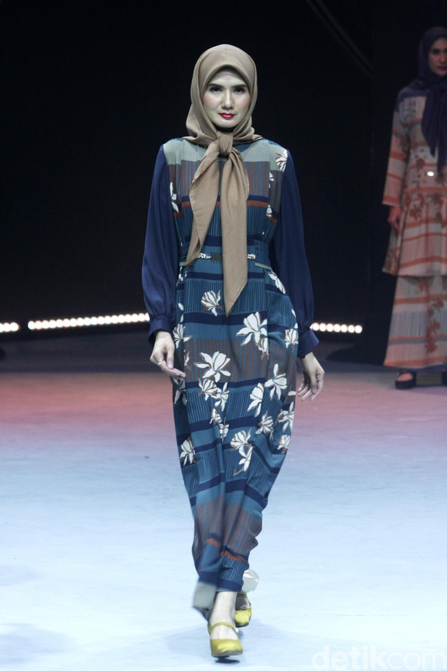 Koleksi terbaru KAMI bertajuk Cadiya di Muslim Fashion Festival 2020, Jakarta Convention Center, Jakarta, Sabtu [22/2/2020]. Foto: Mohammad Abduh/Wolipop