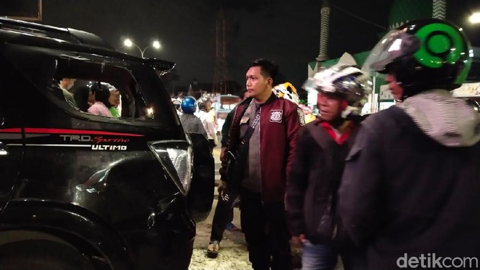 Baharuddin (45) , pria pengendara mobil diamuk massa usai menabrak puluhan pengendara motor di Makassar, Sulawesi Selatan (Sulsel).