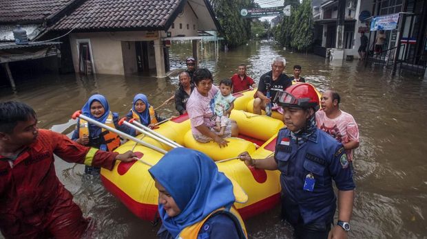 Hujan Kecaman ke Anies, RK, Wahidin yang Mangkir Rapat Banjir