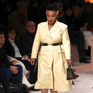 2 Model Plus-Size Ukir Sejarah di Milan Fashion Week 2 Model Plus-Size Ukir Sejarah di Milan Fashion Week