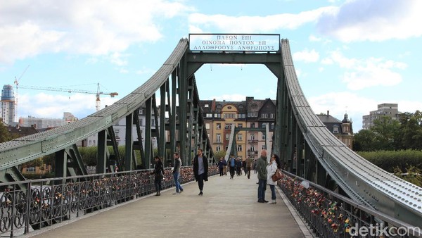 Gembok Sepeda Untuk Jembatan