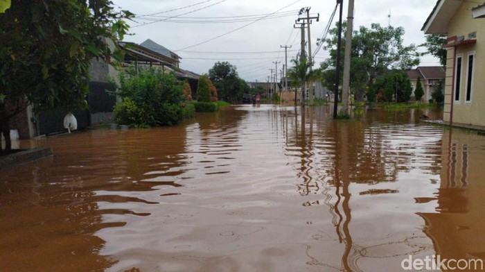 Ratusan rumah di Cileungsi Bogor terendam banjir