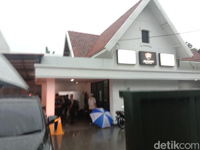 kpk di kantor pengacara Rahmat and Partner surabaya