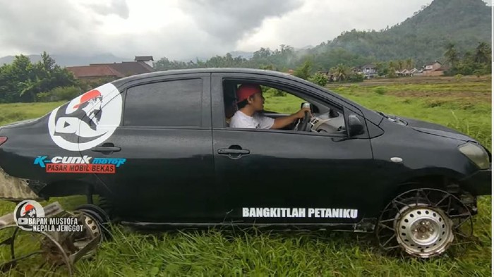 Vios bajak sawah