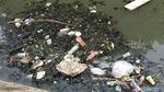 Jorok! Sampah Penuhi Kanal Jongaya di Makassar