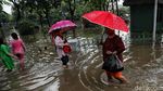 Menengok Aktivitas Warga Semper Cilincing di Saat Banjir