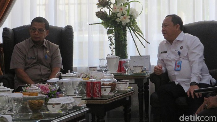 Pj Wali Kota Makassar Iqbal Suhaeb dengan Direktur Pemberdayaan Alternatif BNN, Brigjen Andjar Dewanto