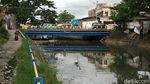 Jorok! Sampah Penuhi Kanal Jongaya di Makassar