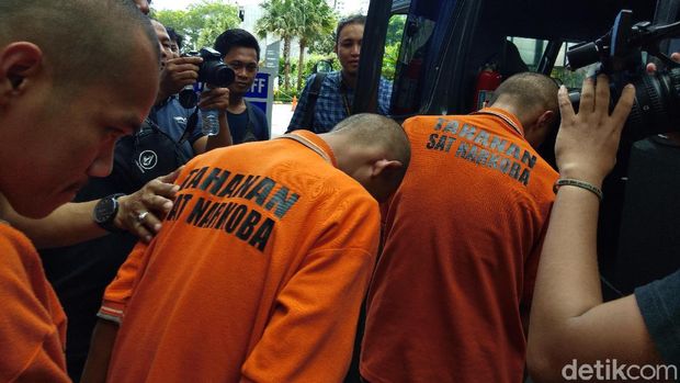 Geger Pabrik Narkoba di Balik Apartemen Mewah