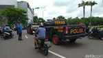 AEON Mall JGC Cakung Jadi Sasaran Amukan Massa