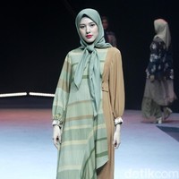 Koleksi terbaru KAMI bertajuk Cadiya di Muslim Fashion Festival 2020, Jakarta Convention Center, Jakarta, Sabtu [22/2/2020]. Foto: Mohammad Abduh/Wolipop